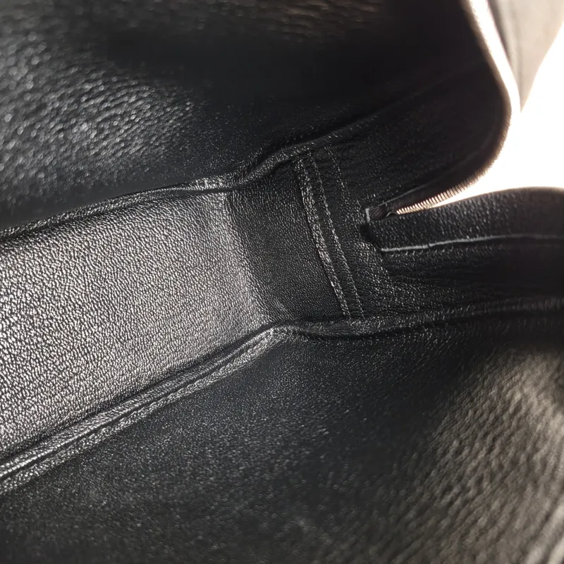 Hermès Top Handle Bag Plume 21 Black Lambskinmini21 × 8 × 15 cm — detail view 6 of 11