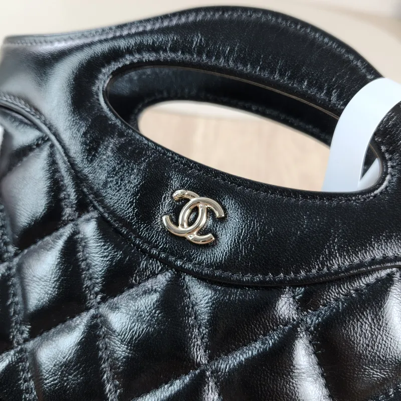 Chanel Shoulder Bag 31Bag Black Waxed Leather Calfskin nano 20.5 × 3.5 × 17 cm — detail view 3 of 10