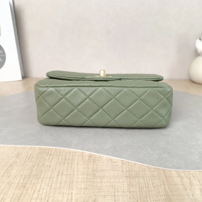 Chanel Crossbody Bag mini Green Lambskin One Size 20 × 6 × 12 cm — cover view 5 of 6
