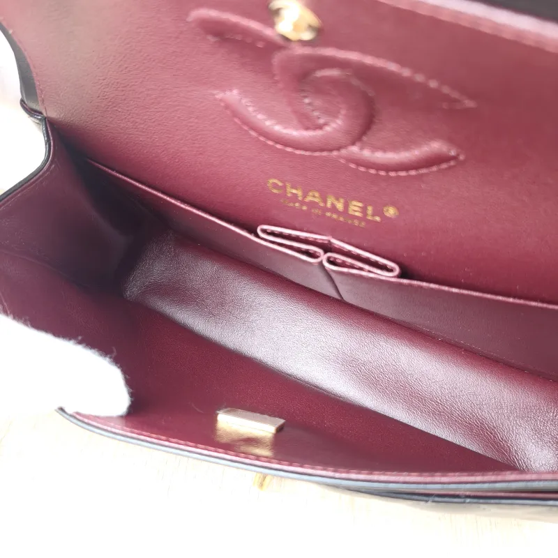 Chanel Crossbody Bag Classic Flap CF Black Lambskin Small 23 × 6 × 14.5 cm — detail view 1 of 12