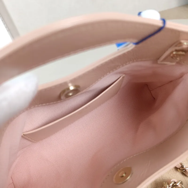 Chanel Crossbody Bag 31Bag Pink nano 20.5 × 3.5 × 17 cm — detail view 10 of 11