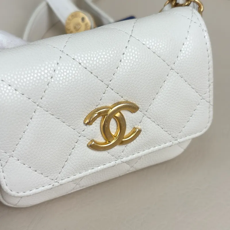 Chanel Wallet Wallet White Grained Calfskinmini10 × 2 × 8 cm — detail view 10 of 11