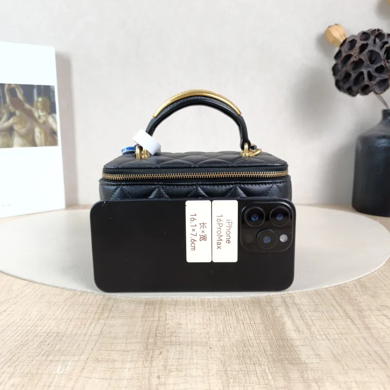 Chanel Crossbody Bag Edition Black with Gold-Tone Hardware Lambskin Mini 16 × 8 × 9.5 cm — cover view 4 of 5