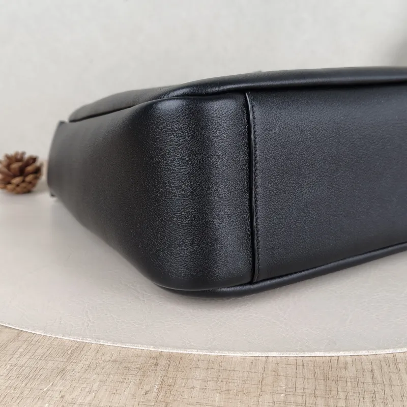 SAINT LAURENT Shoulder Bag LE 5 À 7 Hobo Black Calfskin Small 22 × 8.5 × 23 cm — detail view 5 of 9