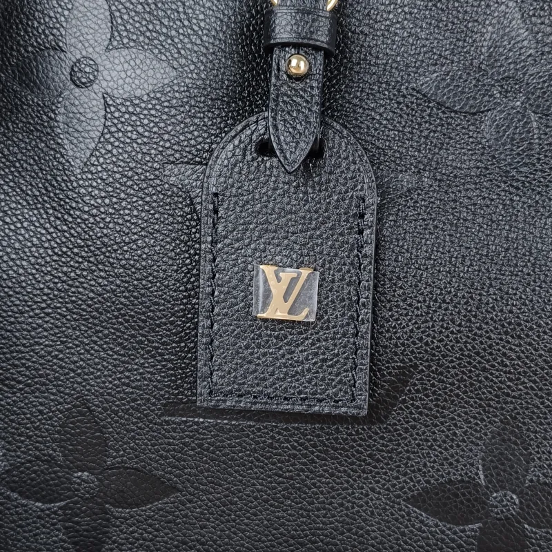 Louis Vuitton Crossbody Bag Carryall Black Calfskin Small29.5 × 12 × 24 cm — detail view 10 of 10