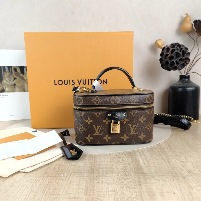Louis Vuitton Shoulder Bag VANITY POUCH Cosmetic Bag Monogram PVC One Size19 × 6.5 × 11.5 cm — cover view 4 of 6