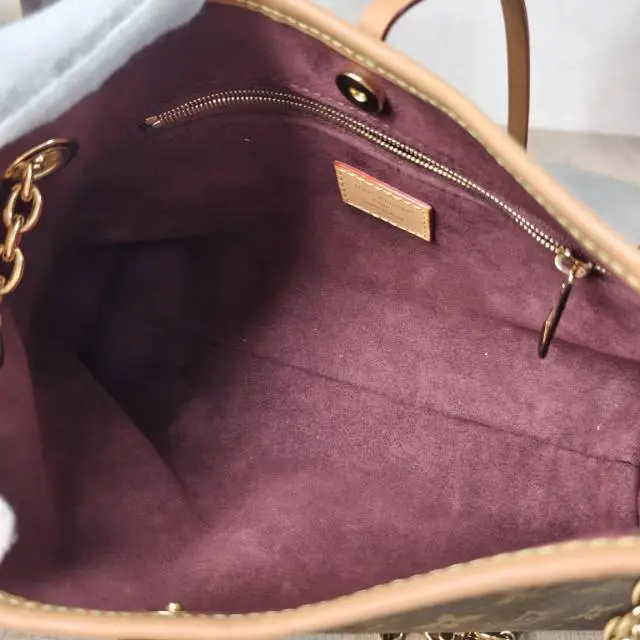 Louis Vuitton Crossbody Bag Carryall BB Monogram PVC BB 26 × 10 × 17 cm — detail view 1 of 15