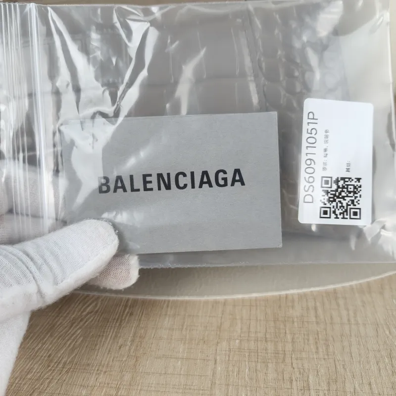 BALENCIAGA Crossbody Bag Hourglass Hourglass Bag Calfskin Small 23 × 10 × 14 cm — detail view 11 of 12