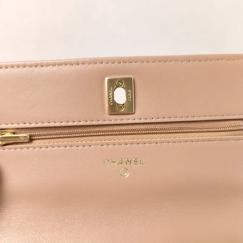 Chanel Crossbody Bag woc Brown Lambskin One Size19.2 × 3.5 × 12.3 cm — detail view 13 of 13