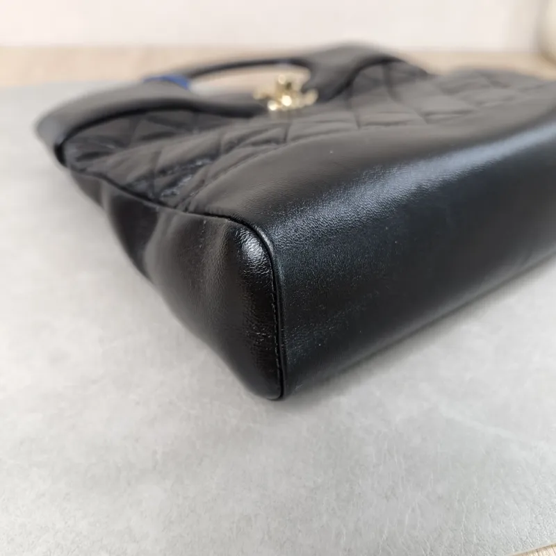 Chanel Crossbody Bag31Bag Black Waxed Leathermini23 × 5.5 × 22 cm — detail view 4 of 15