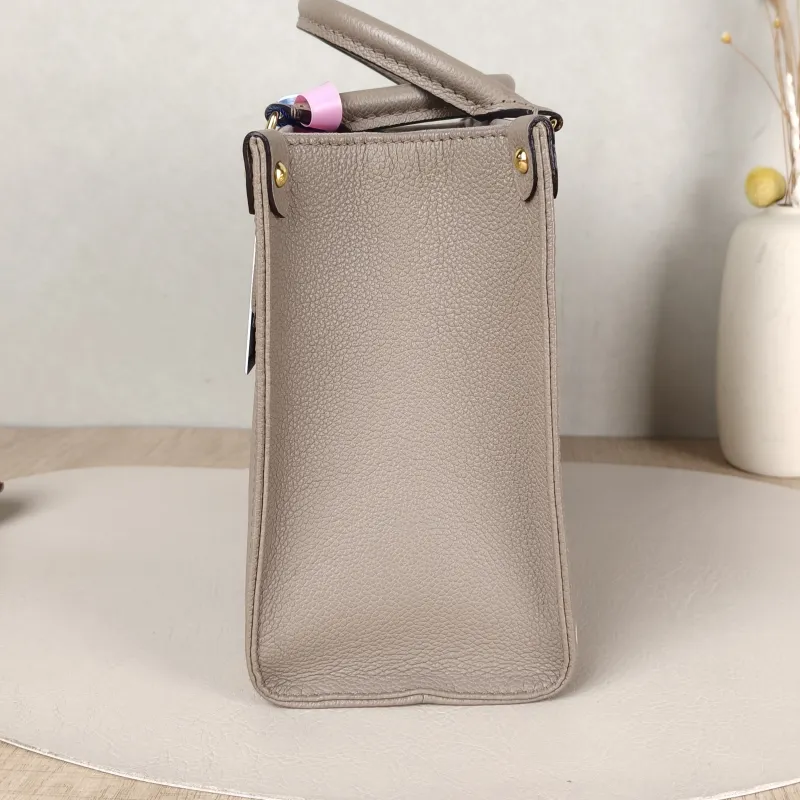 Louis Vuitton Shoulder Bag Onthego · White Empreinte Embossed Calfskin Small25 × 11.5 × 19 cm — detail view 5 of 9