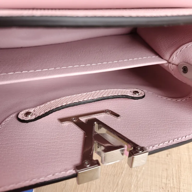 Louis Vuitton Shoulder Bag Capucines Pink Mini 21 × 8 × 14 cm — detail view 2 of 11