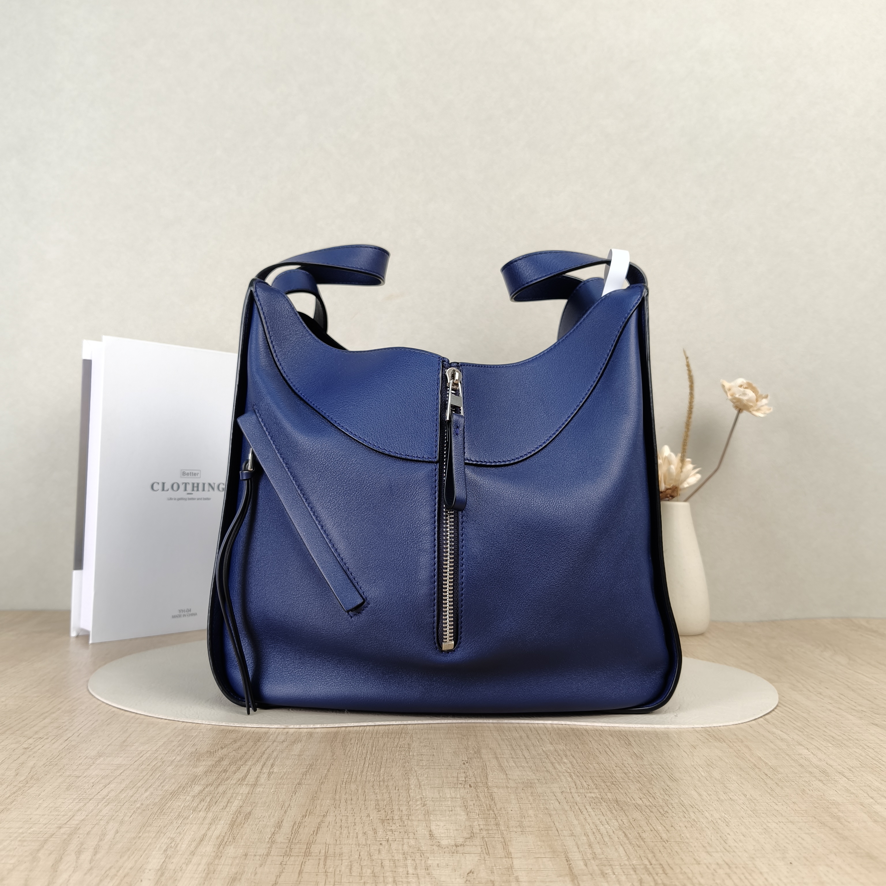 LOEWE Crossbody Bag Hammock Blue Calfskin Medium29 × 14 × 32 cm