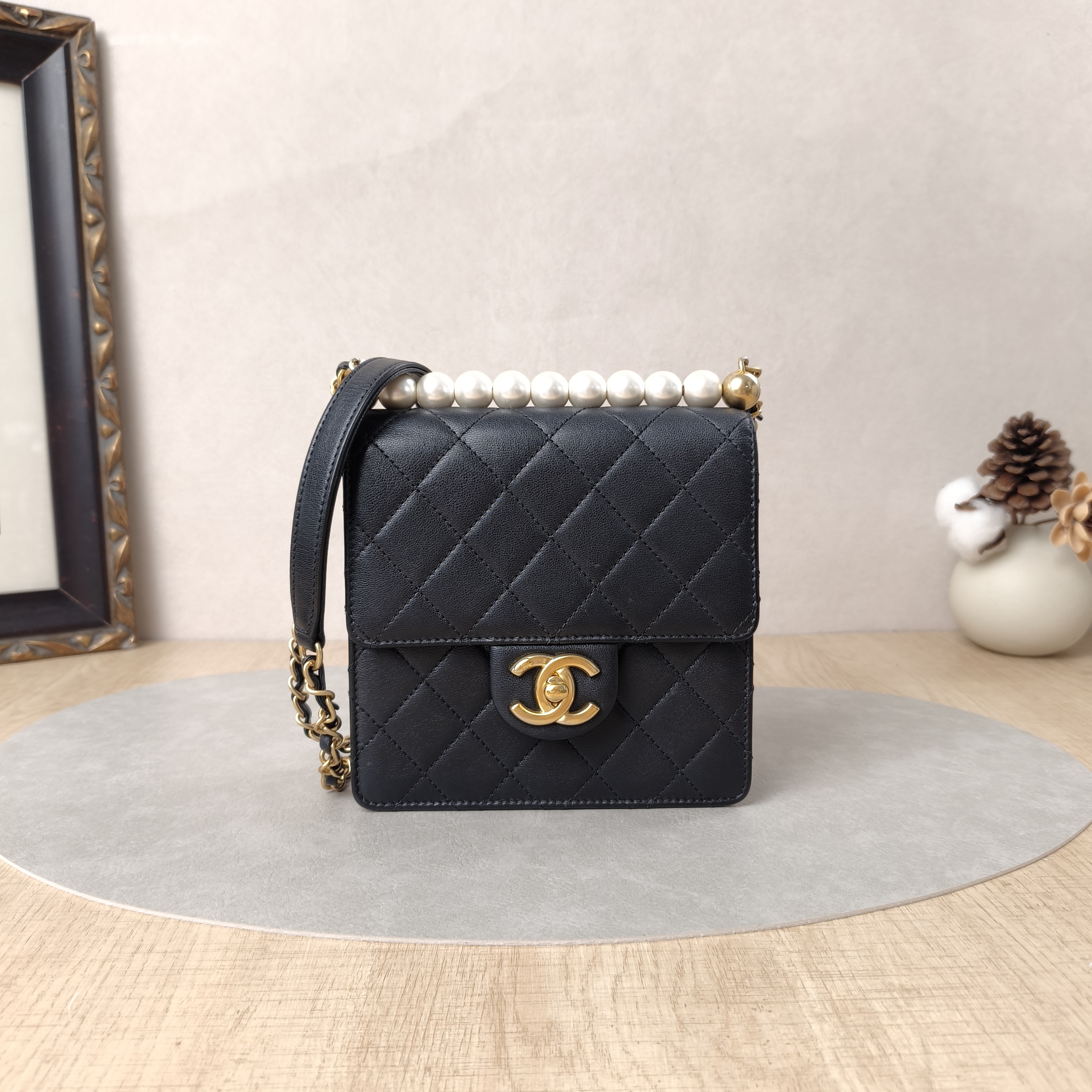 Chanel Crossbody Bag Crossbody Bag Black Calfskin15.5 × 5 × 15 cm