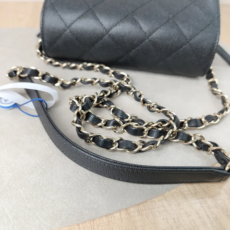 Chanel Crossbody Bag Edition Black Grained Calfskin 18 × 6 × 13.5 cm Microchip Edition — detail view 7 of 14