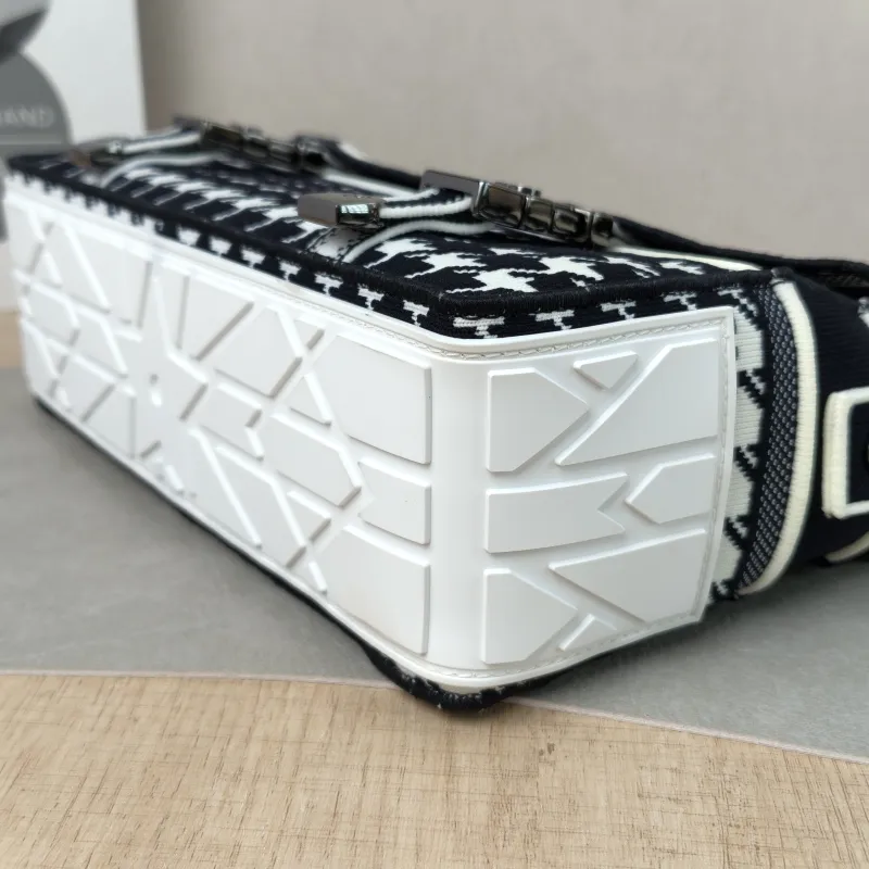 DIOR Crossbody Bag camp Messenger Bag Colorblock Canvas Small 23 × 8 × 15 cm — detail view 4 of 11