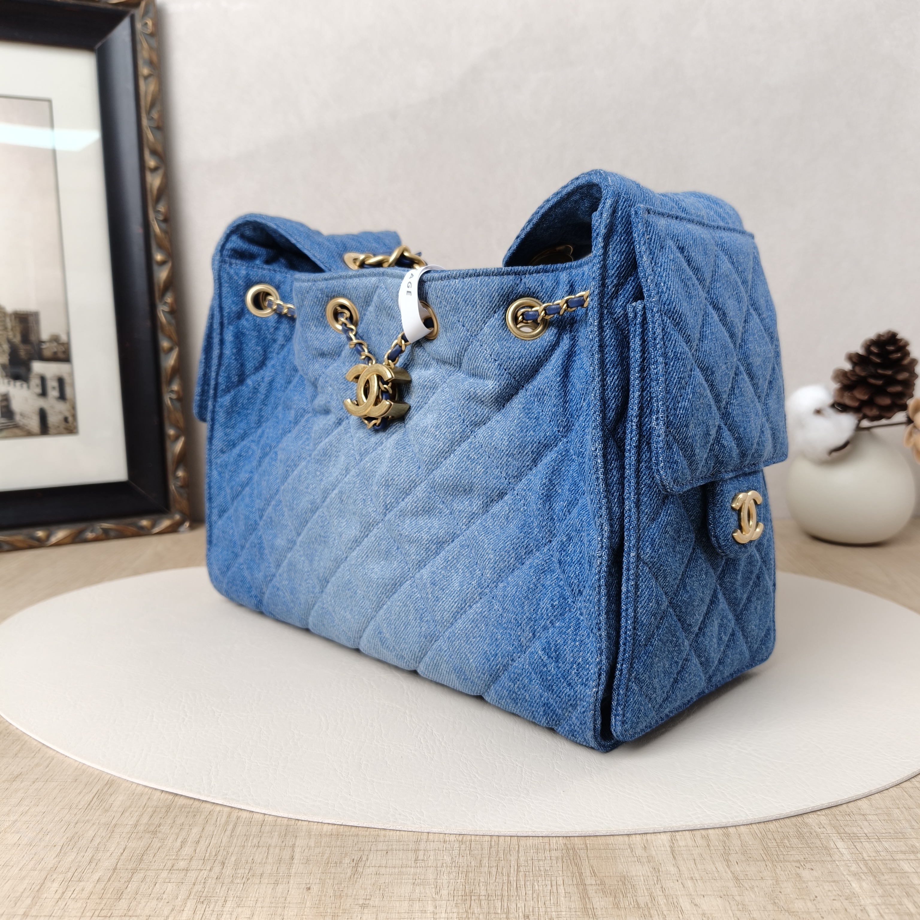 Chanel Shoulder Bag25Bag Small26 × 14 × 30 cm — cover view 8 of 10
