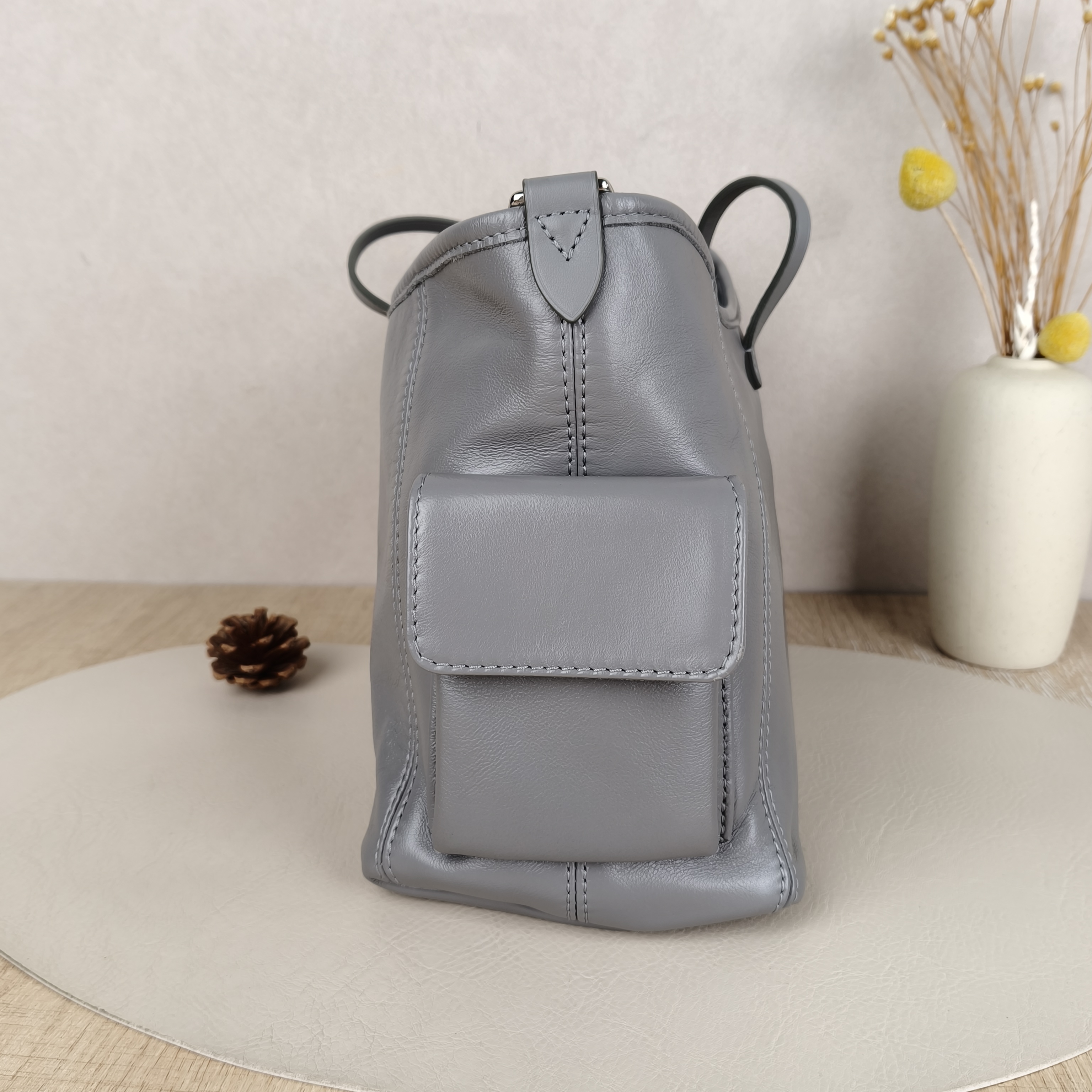 Louis Vuitton Crossbody Bag Carryall Cargo Vibe Grey SL ambskin Small33.5 × 15 × 23 cm — cover view 6 of 8