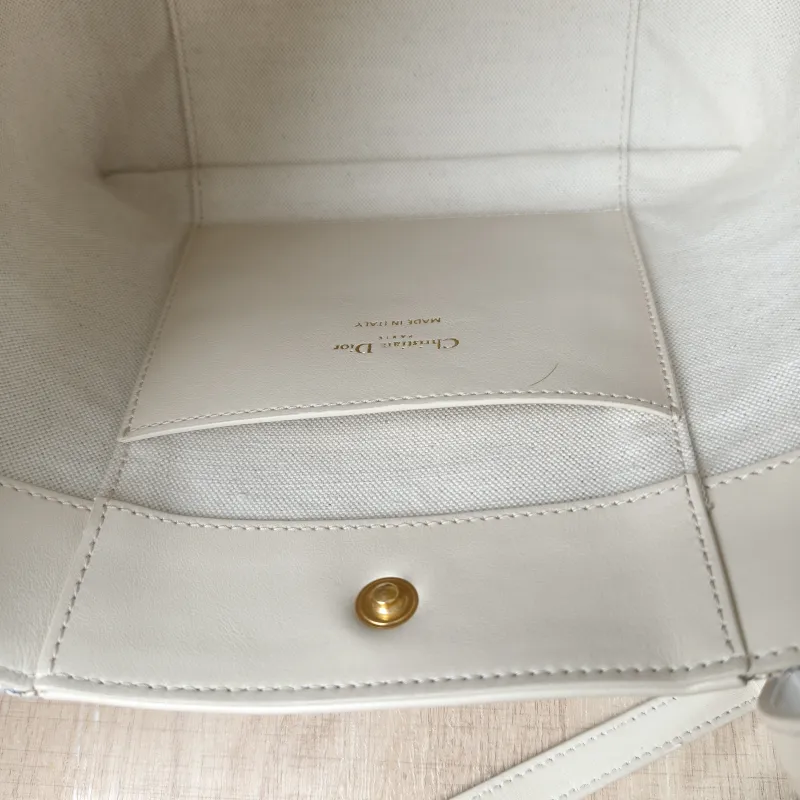 DIOR Top Handle Bag Signature Bucket Bag Beige · Blue Canvas · Calfskin Small21 × 11 × 19 cm — detail view 9 of 16