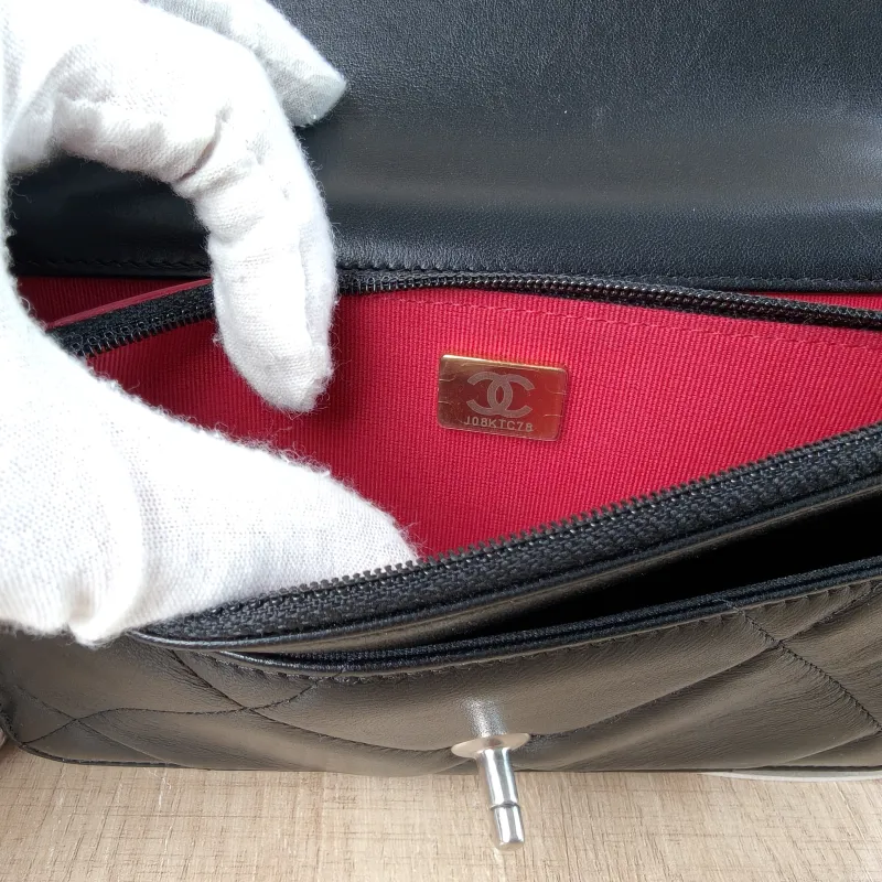 Chanel Crossbody Bag 19Bag WOC Black SL ambskin Mini 19.2 × 3.5 × 12.3 cm — detail view 10 of 11