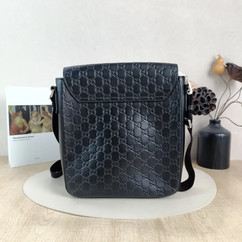 GUCCI Crossbody Bag Messenger Bag Crossbody Bag Black Calfskin One Size25 × 6 × 28 cm — cover view 3 of 5