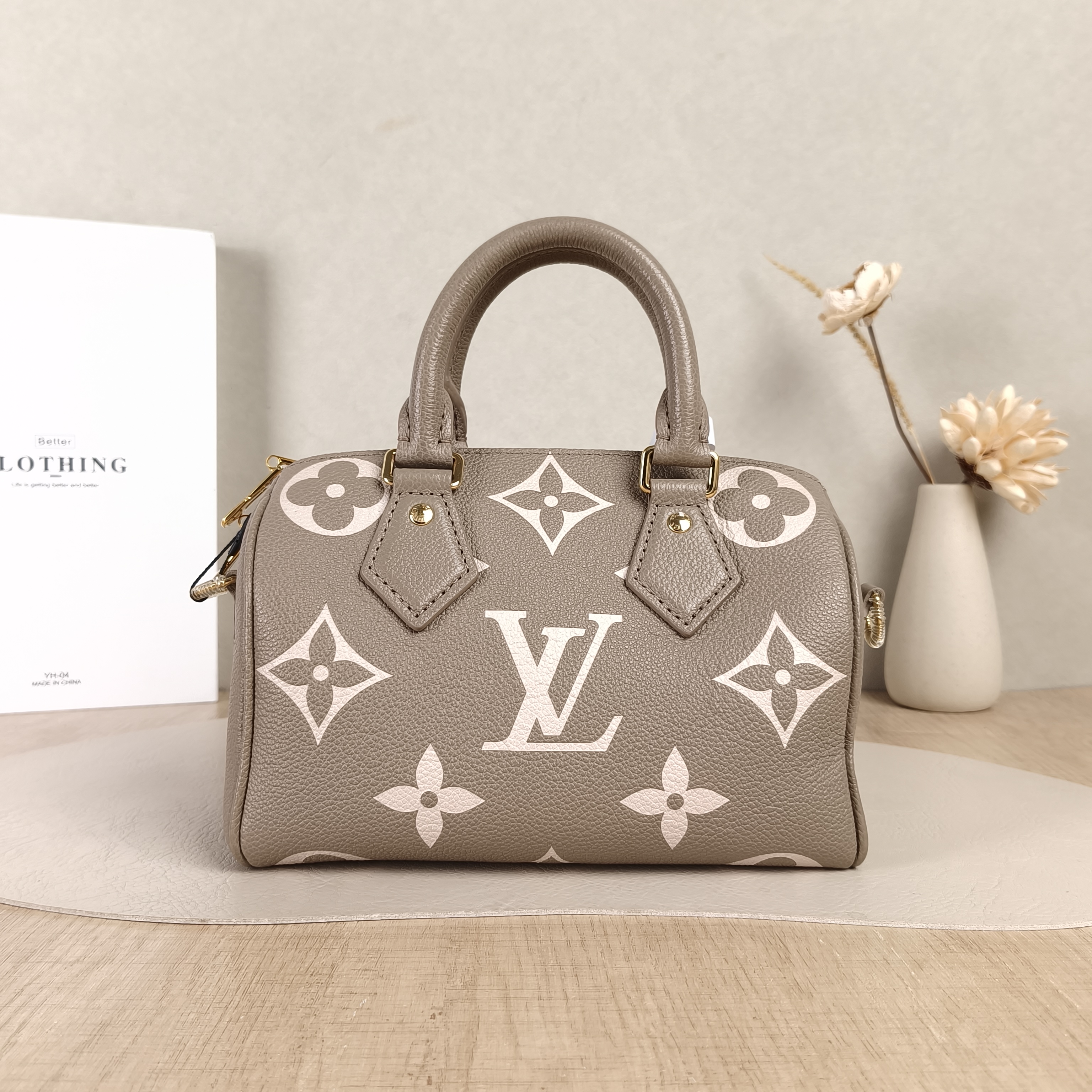 Louis Vuitton Crossbody Bag Speedy20 · White Empreinte Embossed Calfskin Monogram Small20.5 × 12 × 13.5 cm
