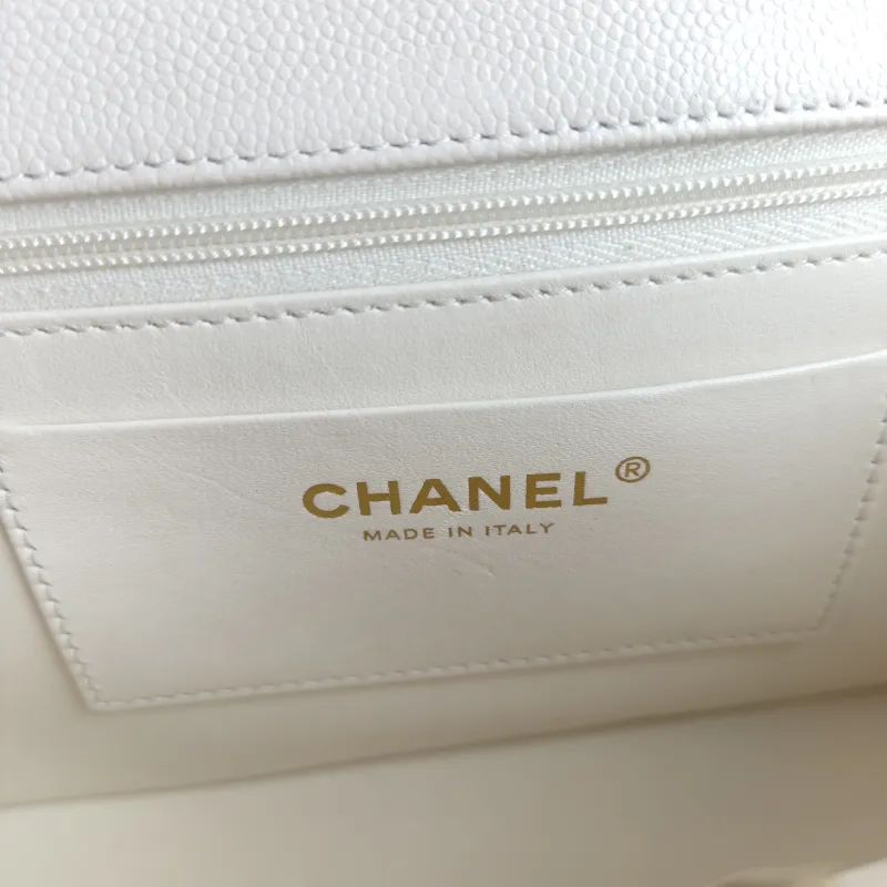 Chanel Crossbody Bag Handle White Grained Calfskin One Size 22 × 7 × 14 cm — detail view 9 of 13