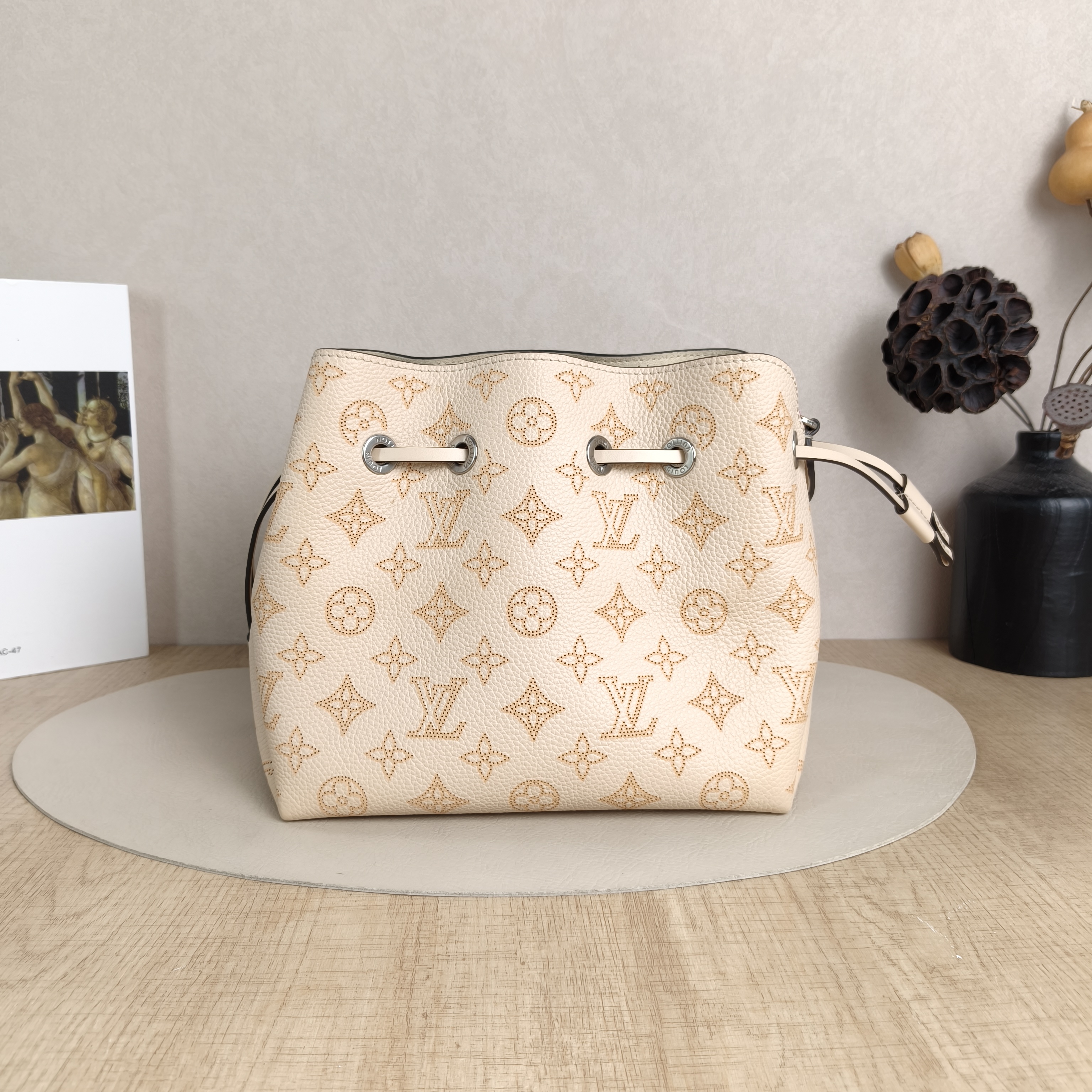 Louis Vuitton Crossbody Bag BELLA Beige Calfskin One Size22 × 14 × 19 cm