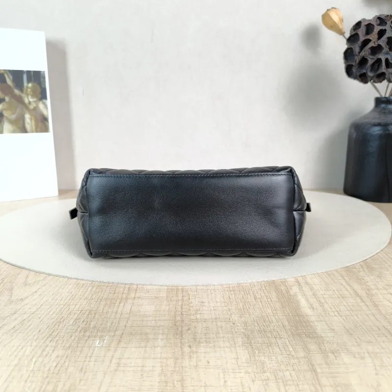 Chanel Crossbody Bag Hobo Vanity Case Bag Black Lambskin One Size19 × 8 × 14 cm — cover view 3 of 6