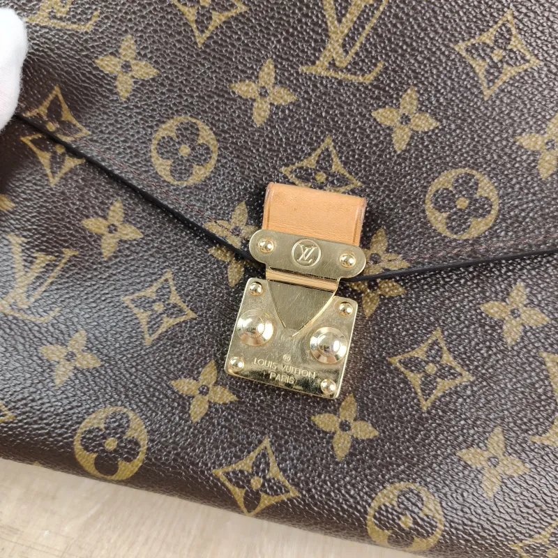 Louis Vuitton Crossbody Bag Pochette Métis Monogram PVC Medium 25 × 7 × 19 cm — detail view 6 of 11