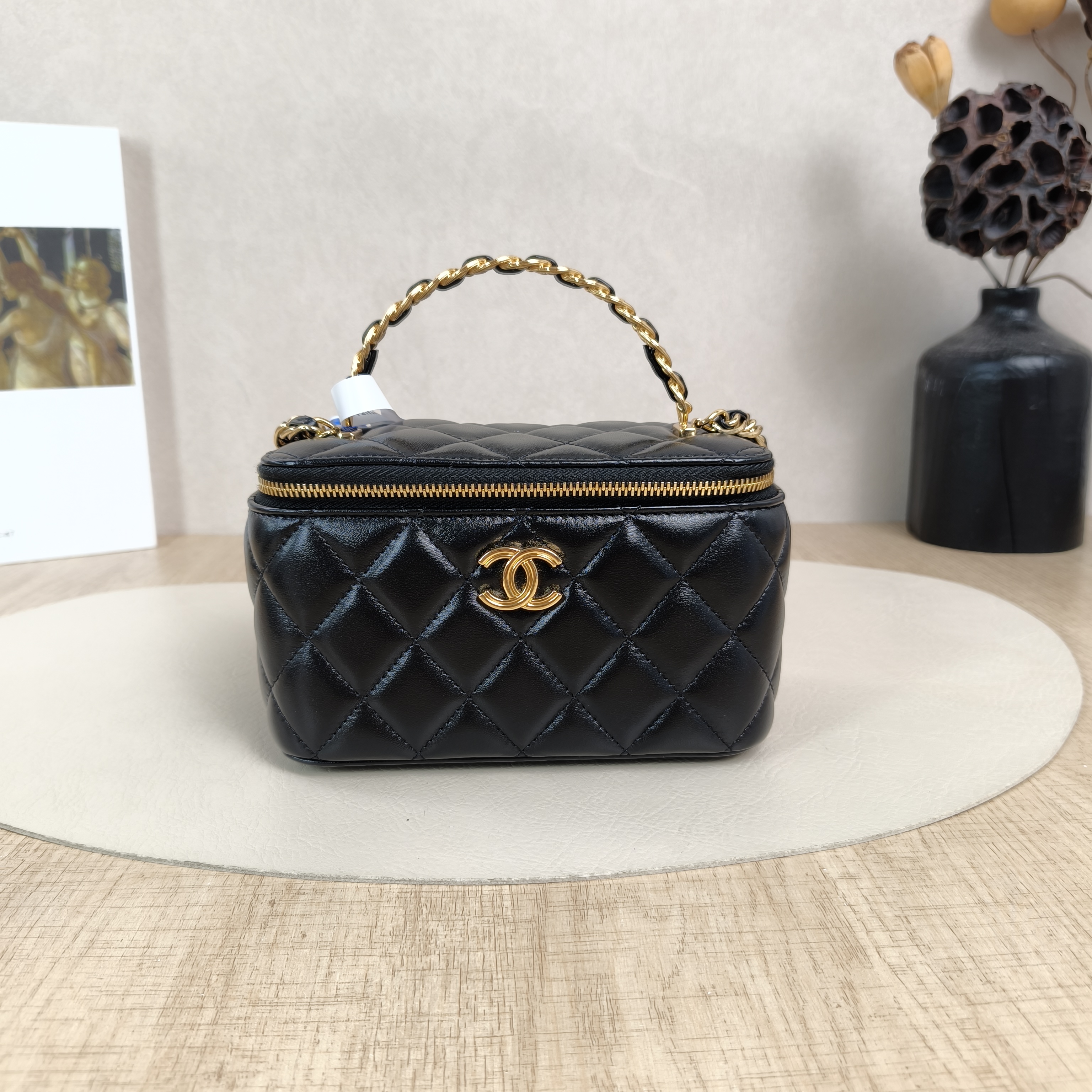 Chanel Crossbody Bag Edition Black mini16 × 8 × 9.5 cm