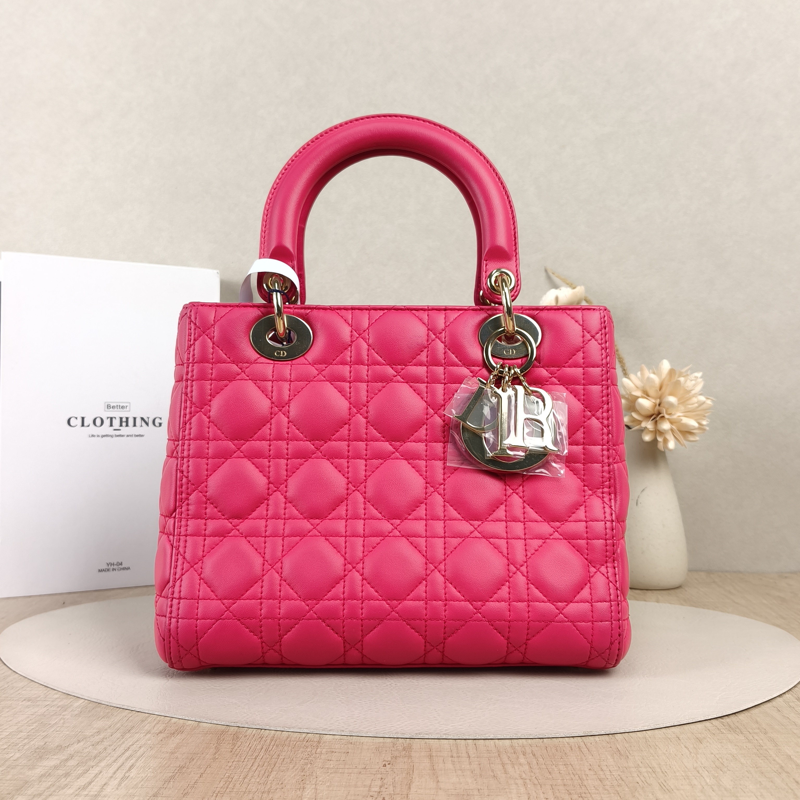 DIOR Lady Lady Dior Bag Medium Red Lambskin · Shoulder Strap · 24 × 11 × 20 cm