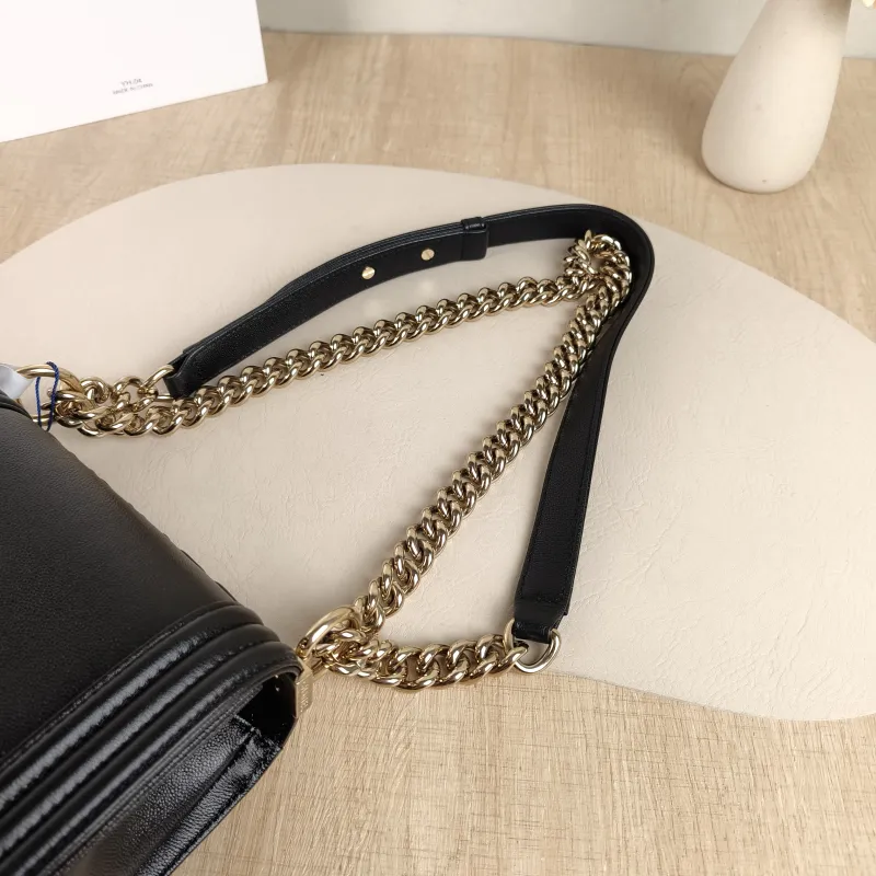 Chanel Crossbody Bag Le Boy​Black Calfskinmini18 × 8.5 × 16 cm — detail view 6 of 12