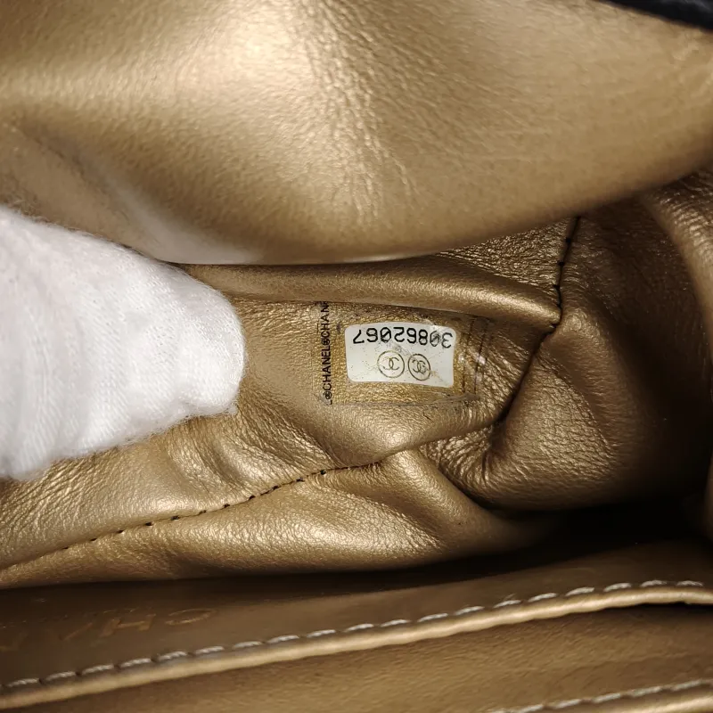 Chanel Crossbody Bag Black Lambskin One Size17 × 8 × 13.5 cm Conditioned — detail view 4 of 16