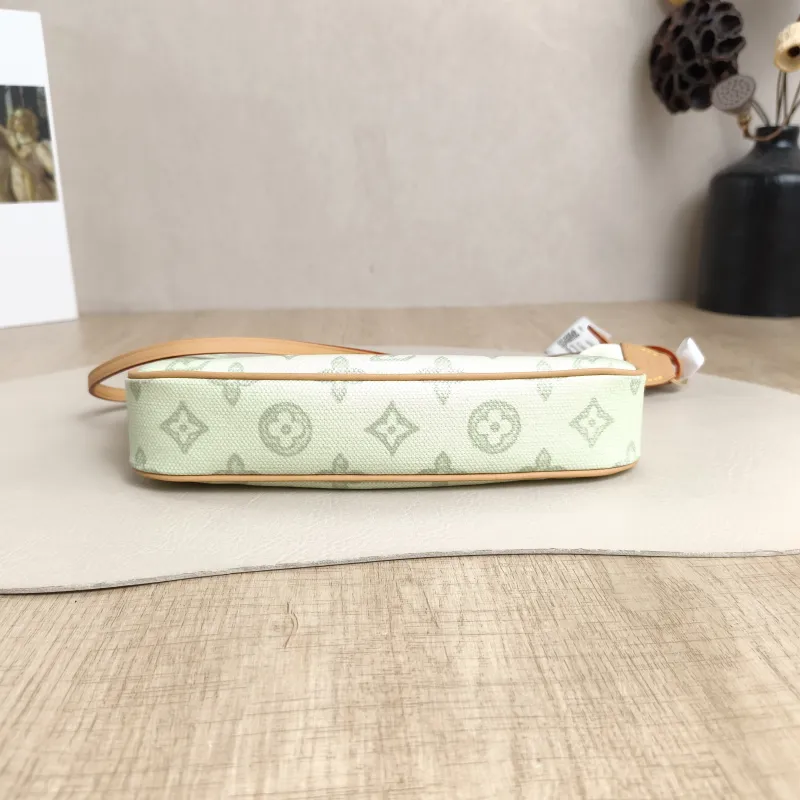 Louis Vuitton Shoulder Bag Pochette Accessoires Green PVC Large23.5 × 4 × 13.5 cm — cover view 2 of 6