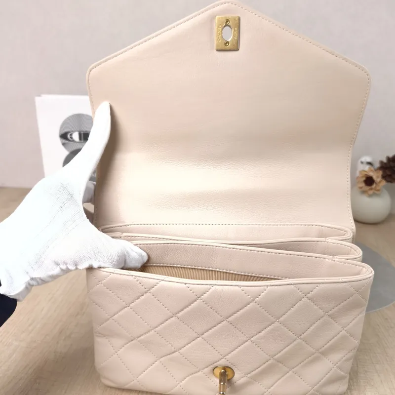 Chanel Crossbody Bag Crossbody Bag Beige Calfskin One Size24 × 10 × 16 cm — detail view 1 of 13