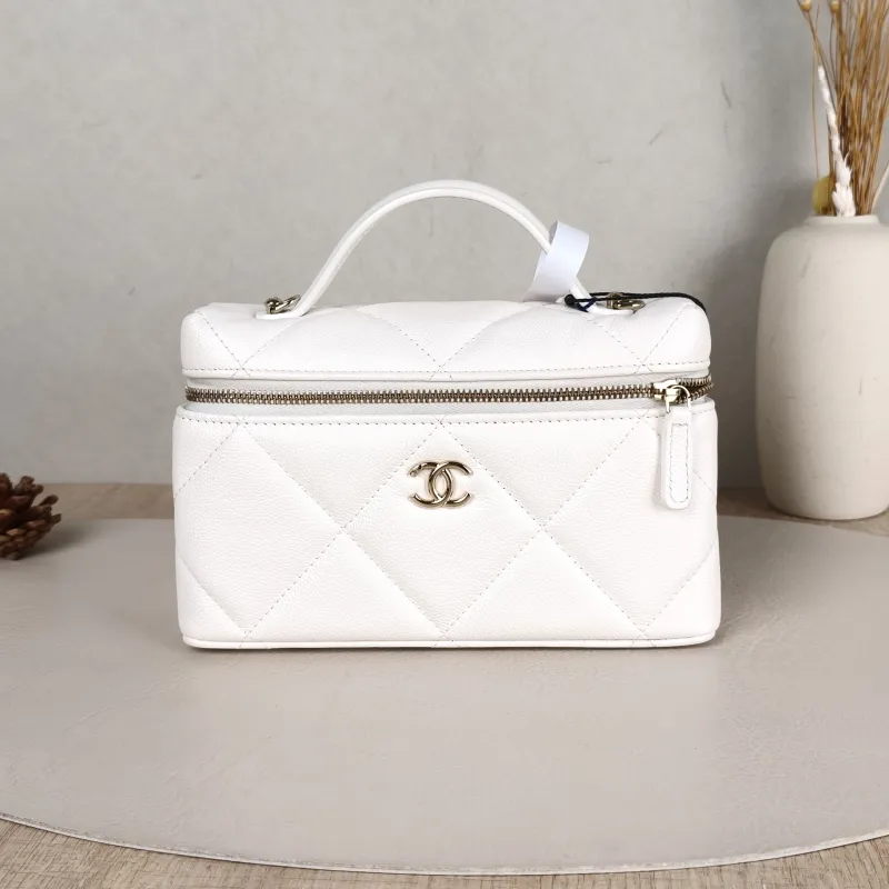 Chanel Crossbody Baglp Box Bag Top Handle Crossbody Bag White Calfskin One Size19.5 × 5 × 17 cm