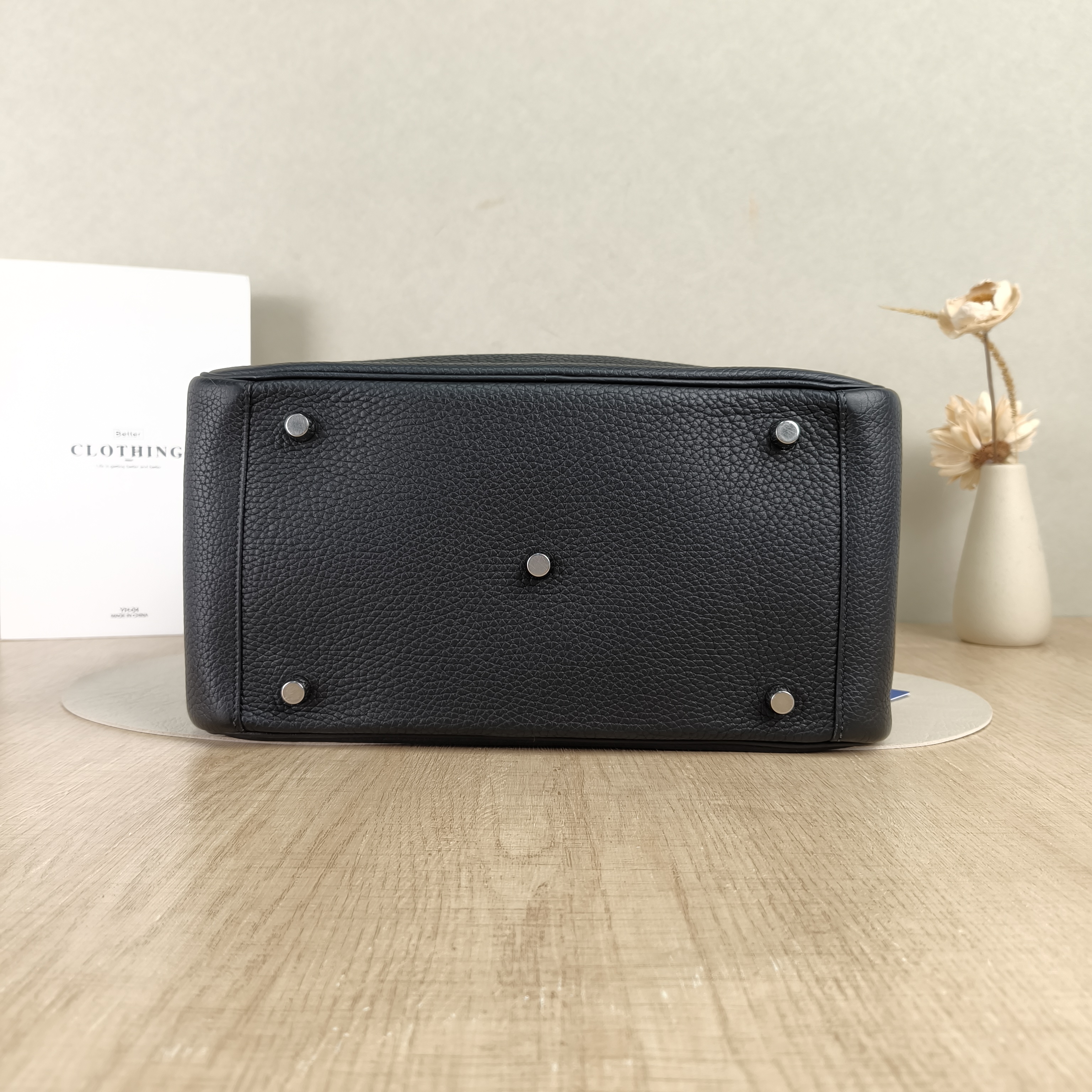 Hermès Shoulder Bag Lindy 3089Black Clemence Taurillon TC Calfskin Medium30 × 15 × 19 cm — cover view 3 of 5