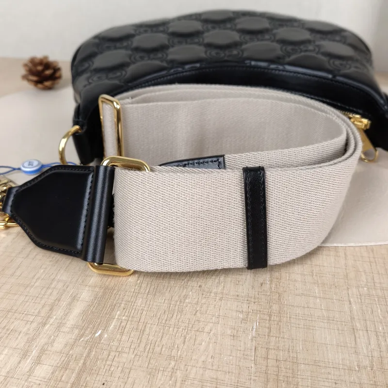 GUCCI Shoulder Bag GG matelasse Black Calfskin Small 27 × 7 × 18 cm — detail view 5 of 11