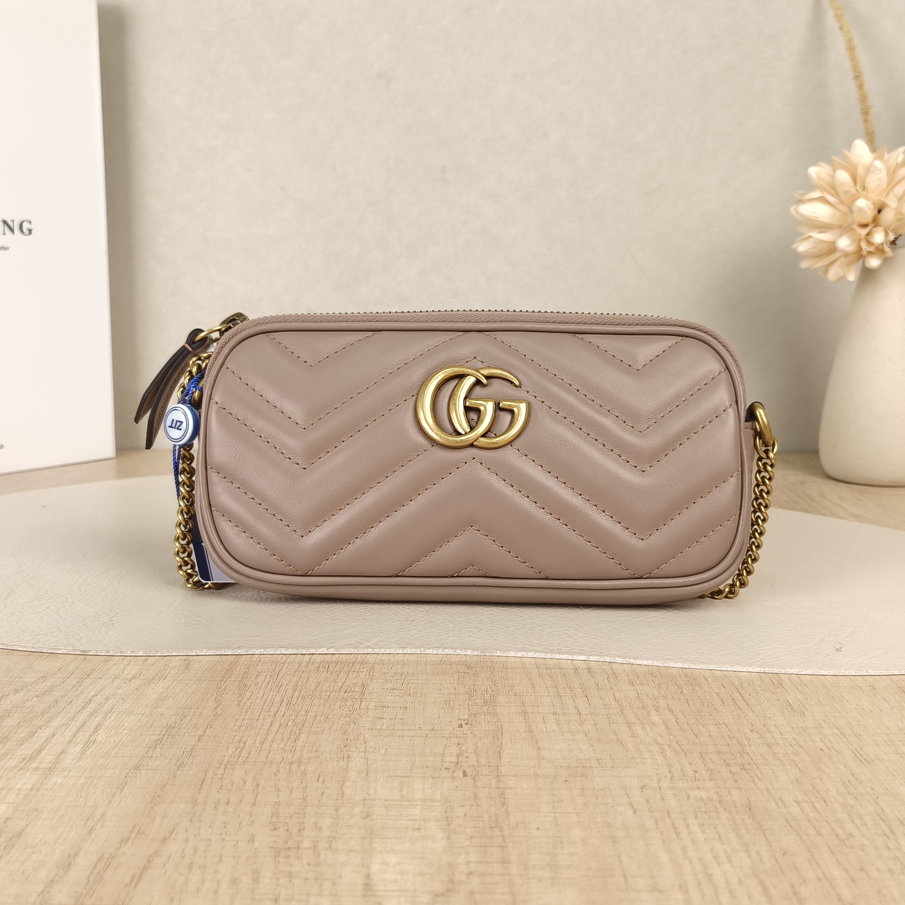 GUCCI Crossbody Bag GG Marmont Marmont Chain Shoulder Crossbody Bag Pink Calfskin 19 × 2 × 10 cm