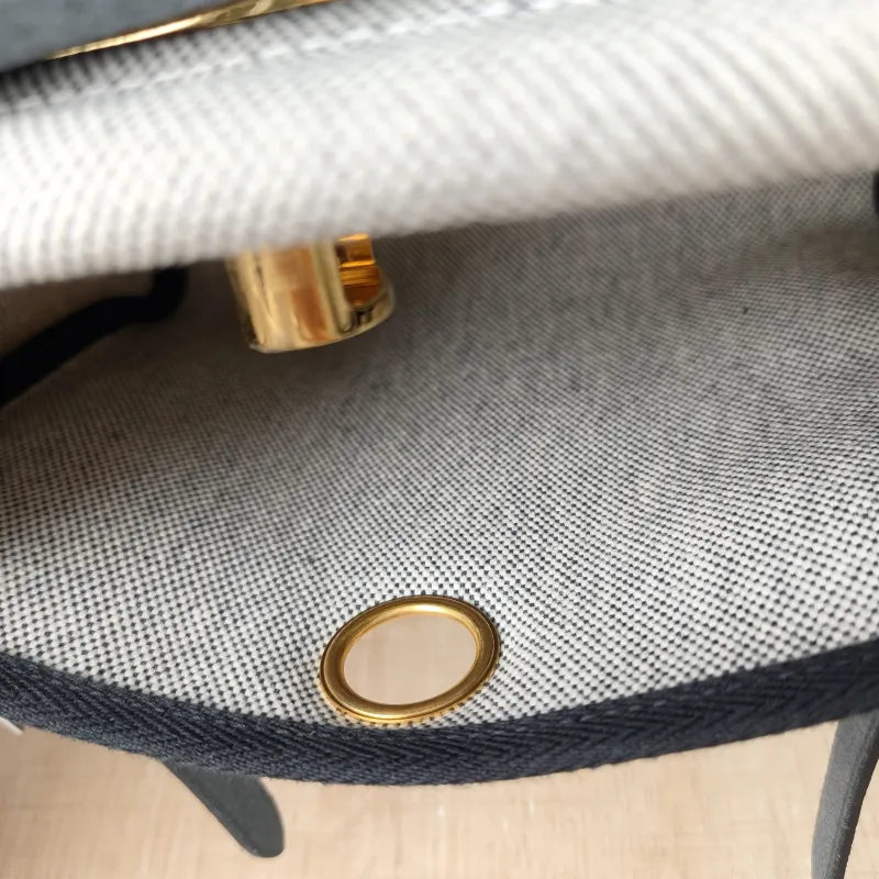 Hermès Crossbody Bag Herbag Zip 20Black Beige Canvas mini20.5 × 7 × 16.5 cm — detail view 4 of 13