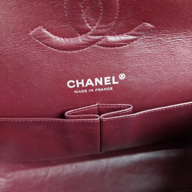 Chanel Crossbody Bag Classic Flap CF Black Grained Calfskin Medium 25.5 × 6.5 × 15.5 cm 23 — detail view 4 of 14