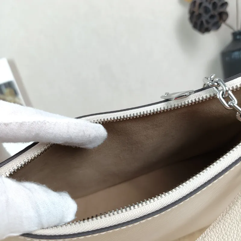 Louis Vuitton Crossbody Bag MARELLE White Epi Embossed Calfskin Small 25 × 8 × 15 cm — detail view 9 of 10