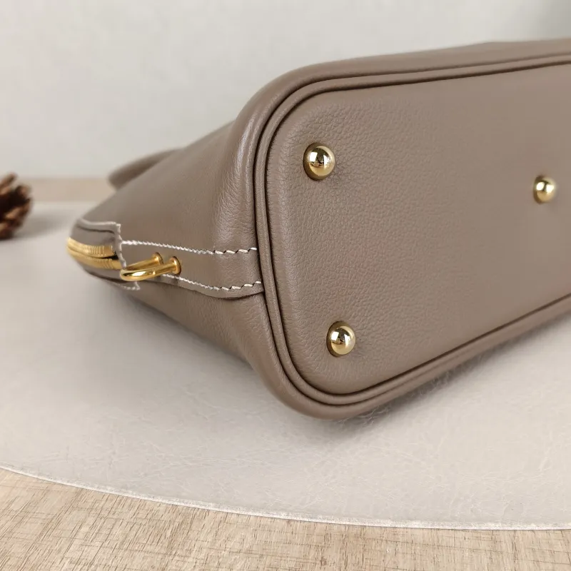 Hermès Shoulder Bag Bolide 1923 25Gold-Tone Hardware Top Handle Bag Evercolor Calfskin Small 25 × 11 × 20 cm B — detail view 6 of 10