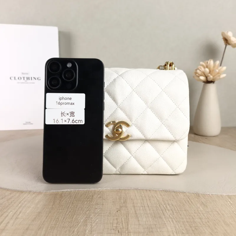 Chanel Crossbody Bag 22k White Grained Calfskin Small Edition 20 × 8.5 × 14.5 cm — cover view 2 of 6
