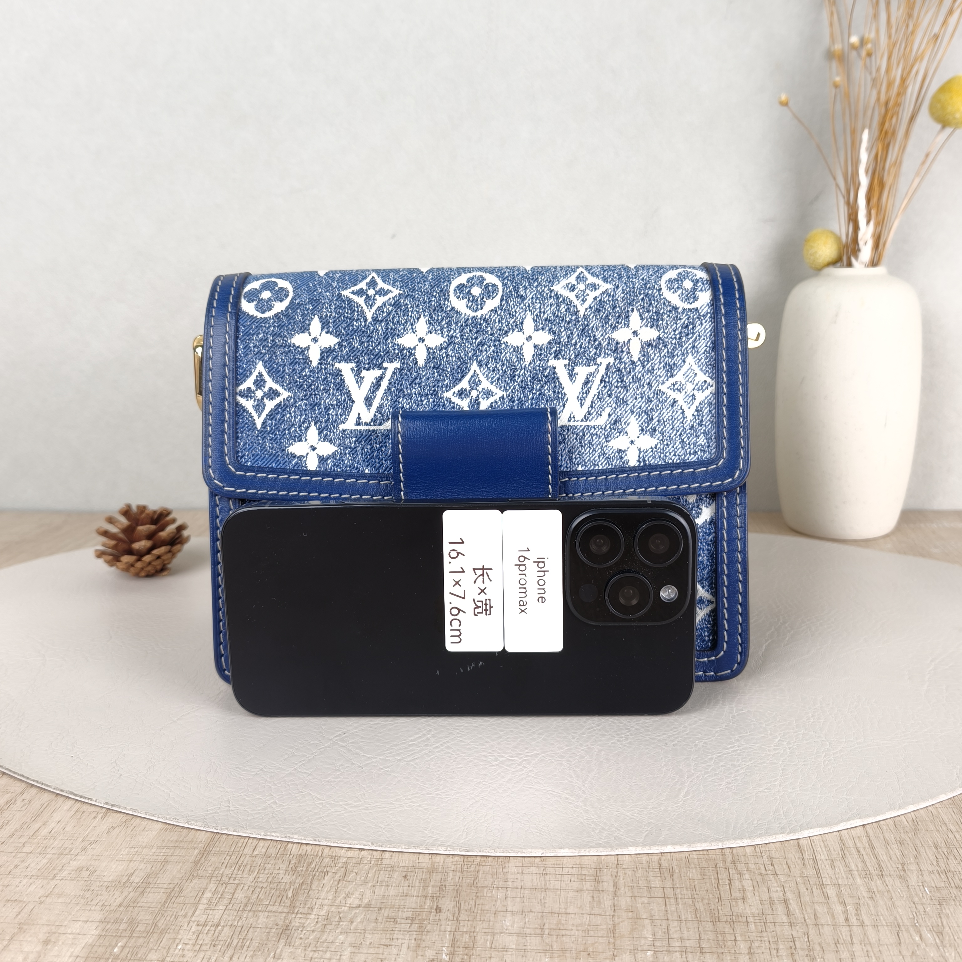 Louis Vuitton Crossbody Bag Dauphine Blue mini20 × 9 × 15 cm — cover view 5 of 5