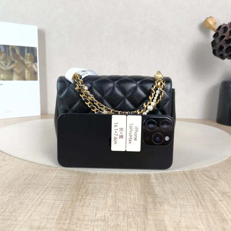 Chanel Crossbody Bag Pearl Black Lambskinmini17 × 5 × 12.5 cm — cover view 2 of 5