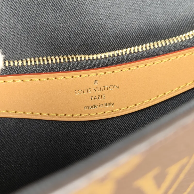 Louis Vuitton Crossbody Bag Diane Baguette Bag Shoulder Strap PVC Small 24 × 9 × 15 cm — detail view 12 of 15