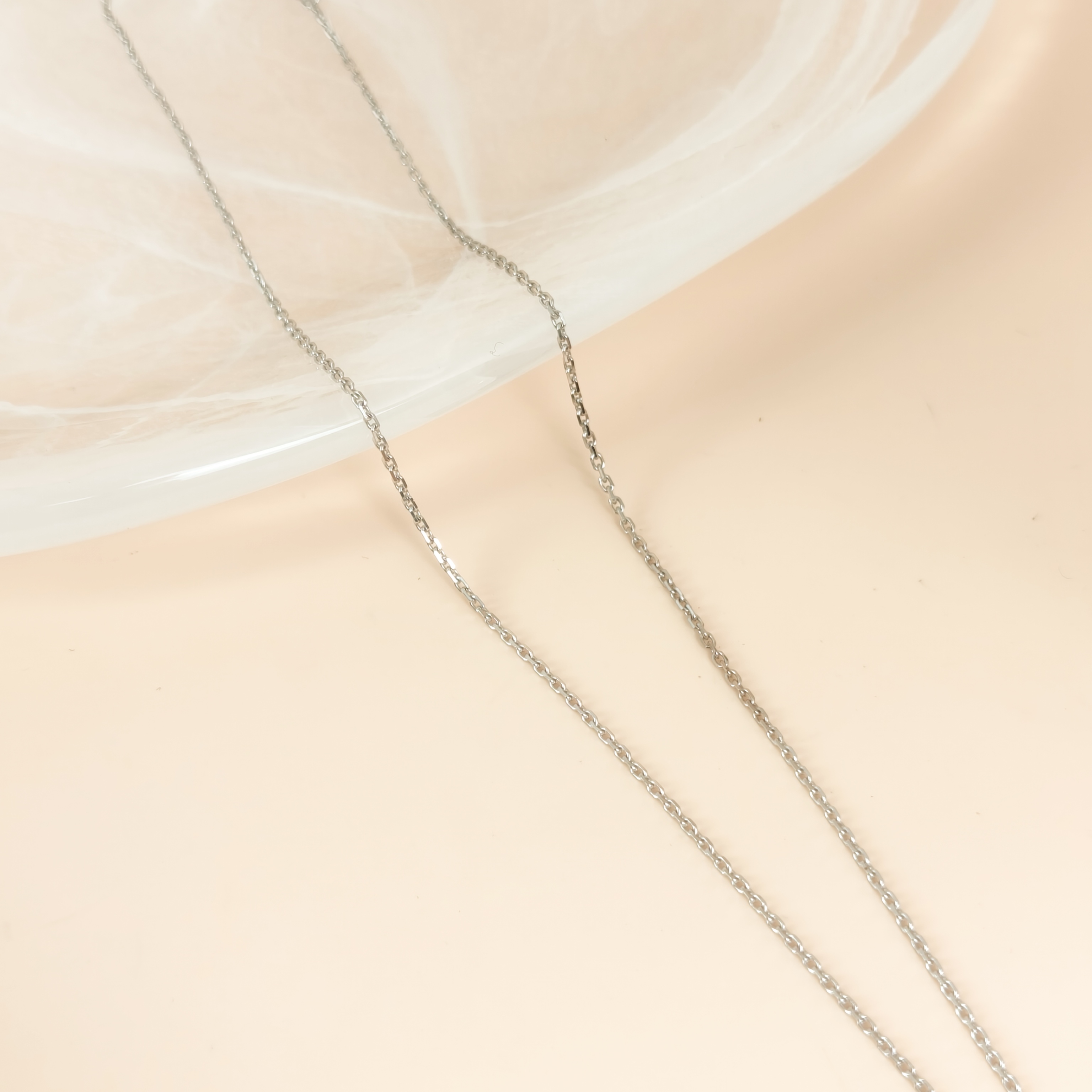 Van Cleef & Arpels Necklace Alhambra Alhambra Collection Necklace White Gold Diamond Silver18KW hite Gold Sweet Mini0.95 × 0.95 × 40 cm — cover view 8 of 10