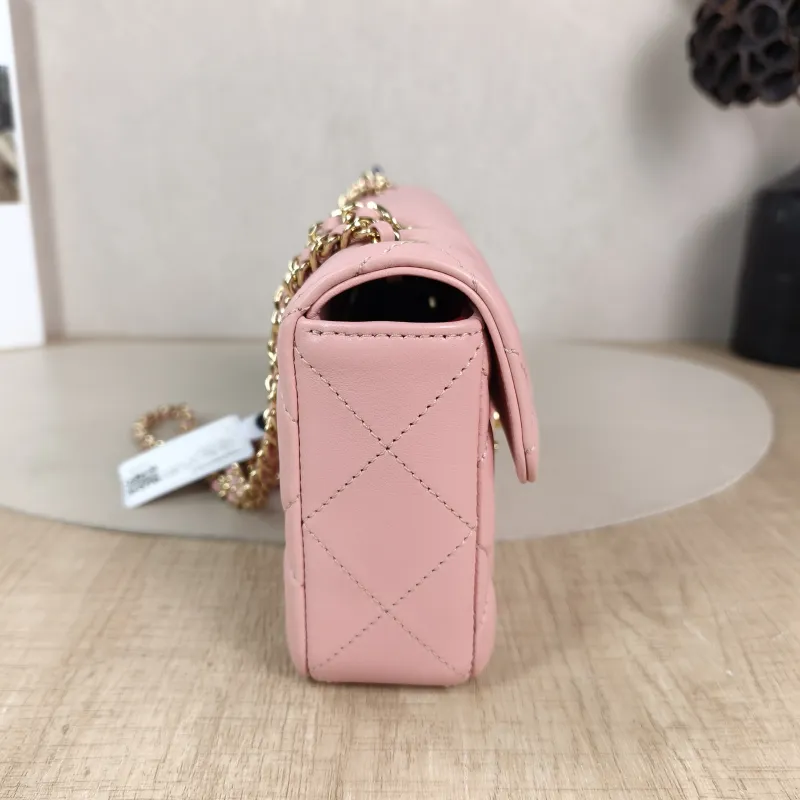 Chanel Crossbody Bag Collection Baguette Bag Pink Lambskin Small 21.5 × 4 × 12 cm — detail view 5 of 11